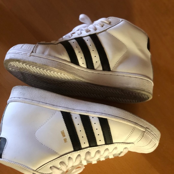 Shoes - Picture 4 of 6